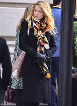 高清组图：布莱克-莱弗利现身《绯闻女孩》片场