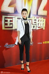 组图：群星亮相国剧盛典红毯 宋茜娇俏袁莉华贵