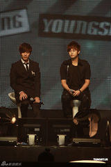 组图：SS501香港歌迷聚会 帅酷自拍惊爆全场