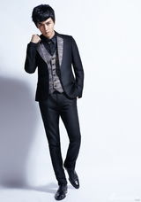 组图：陈晓【演员】西装写真曝光 身姿挺拔尽显阳光帅气