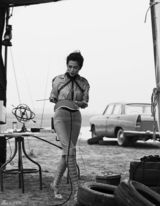 组图：李冰冰硬朗造型登封面 豹纹野性妆容冷冽