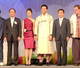 组图：林心如被授予首尔形象贡献之国际艺人大奖