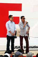 组图：梁家辉跳马舞赚人气 郭富城卖萌宣传《寒战》