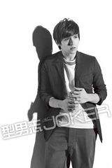 组图：余文乐韩庚等拍杂志封面 展新一代偶像魅力