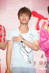 幻灯组图：飞轮海邀请粉丝共同宣传台湾观光