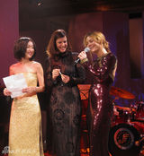 幻灯：周迅香奈儿盛典与德普爱妻竞艳 展国际风范