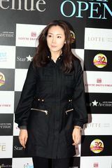 高清组图：Rain崔智友池诚齐聚 亮相明星大道