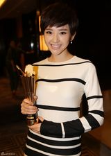 组图：刘涛黑衣优雅现身盛典 众星出席活动