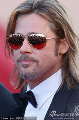 组图：皮特戛纳走秀长发黑超显帅气