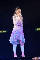 组图：叶倩文一家三口合唱 林青霞素颜到场欣赏