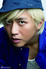 高清图：邓超全新写真曝光 白发神探变身青葱少年