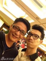 组图：田朴珺现身好声音庆功宴 张惠妹吻学员