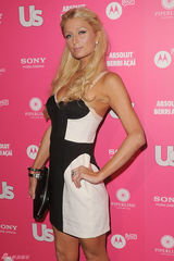 高清图：帕丽斯-希尔顿性感亮相派对 低胸爆乳