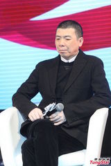 组图：冯小刚展现慈父柔情 大方分享和女儿趣事