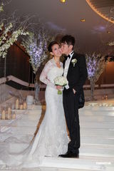 组图：梁靖琪黄敏豪婚宴众星捧场 先忙工作不急造人