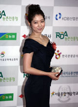 高清图：少女时代等出席首尔文化艺术大奖颁奖典礼