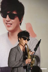 组图：萧煌奇出道10年开唱 预告大秀舞技