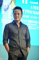 组图：《一仆二主》张嘉译搭档闫妮陷三角恋