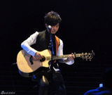 组图：黄舒骏娇妻曝光 系美国出生90后小美女