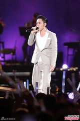 组图：林宥嘉疑为女友献歌 Hebe否认是金曲遗珠