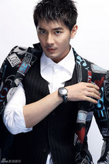 组图：刘潮秋季写真 告别“小鲜肉”展熟男气质