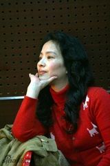 组图：刘亦菲妈妈旧照貌美如花 与女儿似姐妹