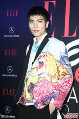 组图：潘玮柏自曝脱星出道 曾全裸扮树叶