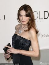 组图：戛纳慈善晚宴 比伯希尔顿风骚超模争艳