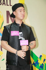 独家：Gary香港出席活动 低调暖男拥抱粉丝