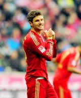 组图：世界杯球星太太团PK 各色尤物混战