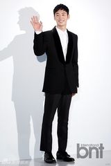 组图：崔始源郑雨盛李彩琳等众星亮相品牌展