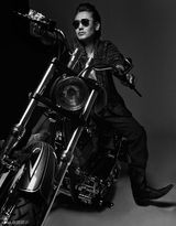 组图：吴秀波朋克写真 英伦大叔变身摇滚型男