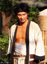 组图：《浪客剑心》曝完结篇海报 剑心受伤倒地