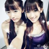 组图：复旦双胞胎姐妹花走红 清纯可爱电晕宅男