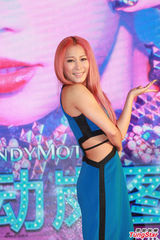 组图：温岚侧露蛮腰谈旧爱周杰伦 称愿参加婚礼