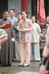 组图：《流氓皇帝》周丽淇配对马国明不怕吃醋