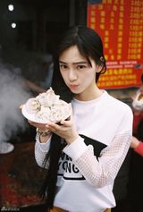 组图：黄灿灿发贪吃照 烟火气中显清丽