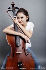 组图：新疆反恐前线美女特警走红 被赞美得冒泡