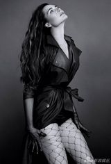 组图：19位超模明星齐登封面 网袜诱惑性感大pk