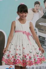 组图：逆天基因！混血兄妹超养眼 曾与王菲搭档