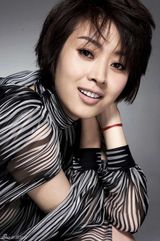 组图：范志博时尚大片曝光 霸炫酷冷女总裁上身