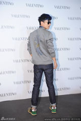 【星衣神探】范冰冰穿流苏皮裙 彰显丰腴性感