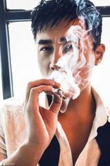 组图：杜淳质感大片演绎雅痞风另类潮范儿