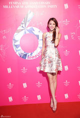 组图：江语晨获邀庆典 大秀美腿上演清凉诱惑