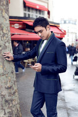 组图：明道李小冉探寻巴黎街巷 共享浪漫时光