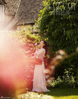 组图：秦海璐最新大片曝光 白裙曼妙显柔美