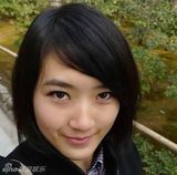 组图：冯小刚24岁女儿冯思羽近照曝光 朴素清纯