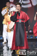 组图：世界杯开赛在即 EXO-K等为韩国国足加油