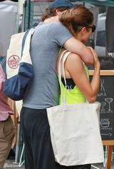 组图：“吸血鬼”伊恩与《暮光》妮基恋情曝光