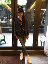 组图：曹格老婆吴速玲私照曝光 时尚辣妈